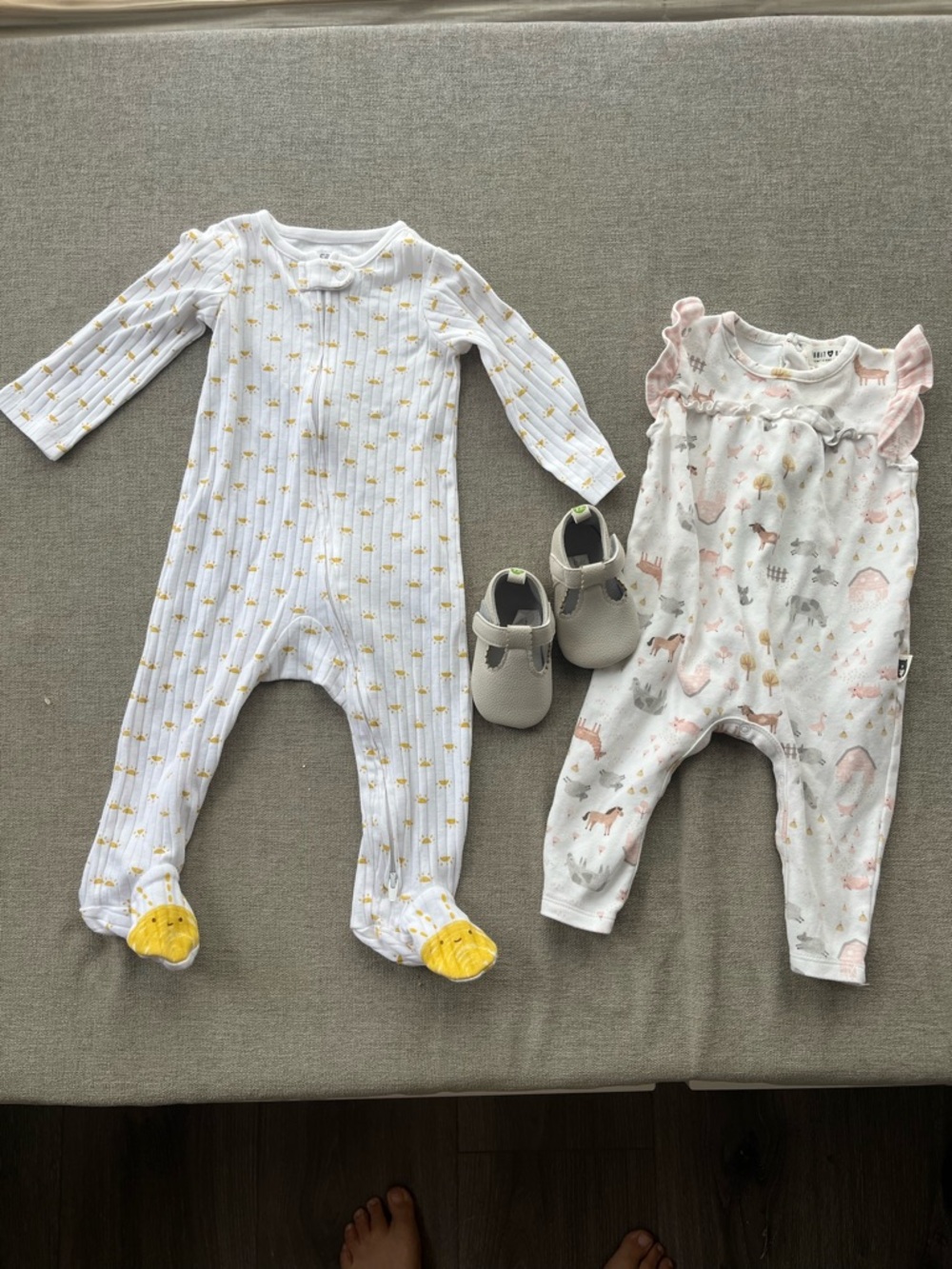 Kids Ribbed One-Piece Footed Pajama in White and Yellow